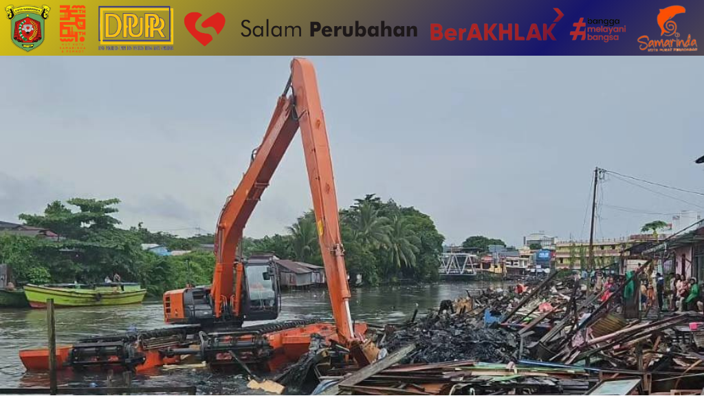 Pembongkaran 99 Bangunan di Bantaran Tepi Sungai Karang Mumus Segmen Hotel JB